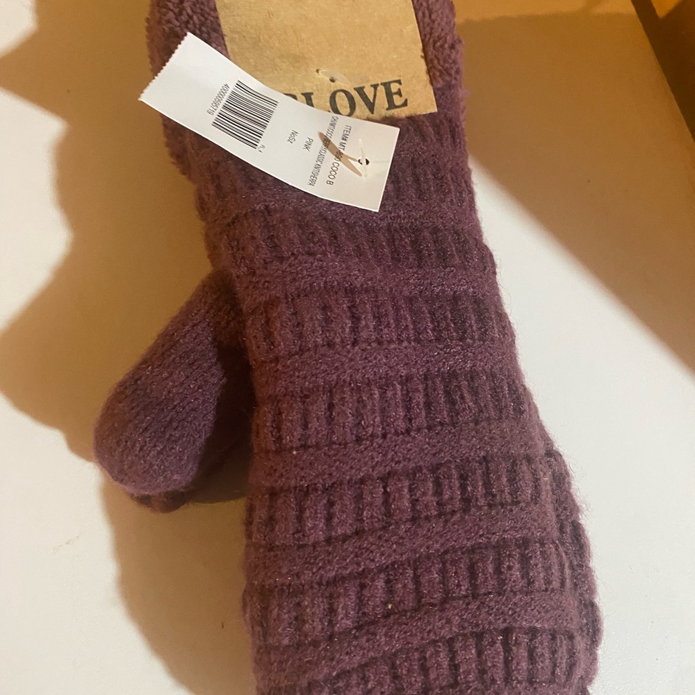 NWT Women's Purple Knit Mittens